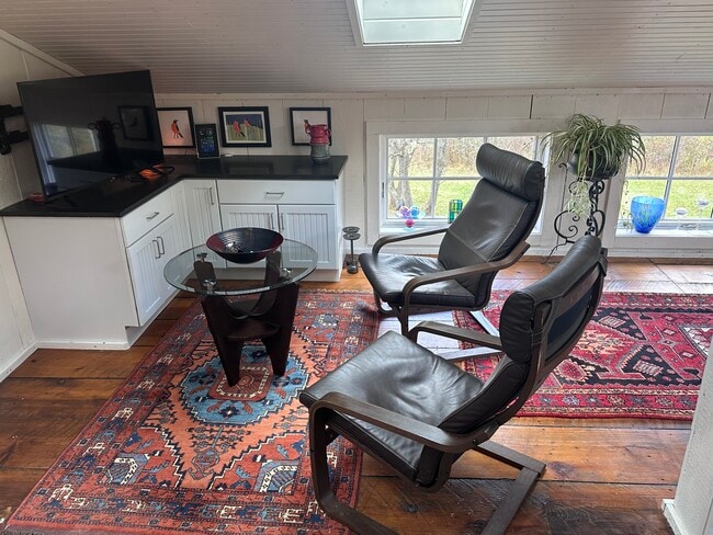 Photo - 60 Woodard Rd Unit Little barn Apartment