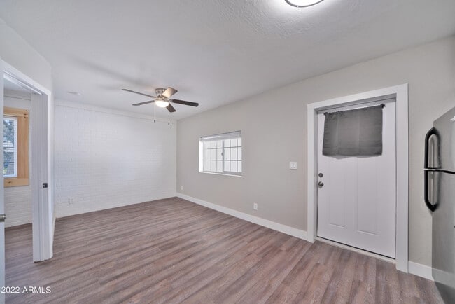 Photo - 6 E Linda Ln Unit D