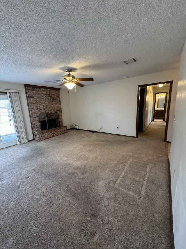 Photo - 841 NW 115th St