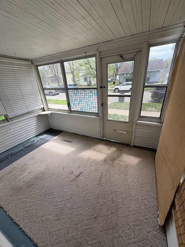Photo - 836 Dawson St