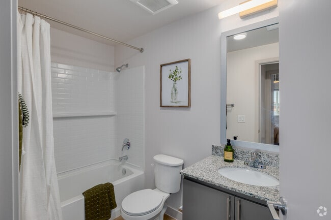 2 habitaciones, 2 baños - 921 pies cuadrados - Baño