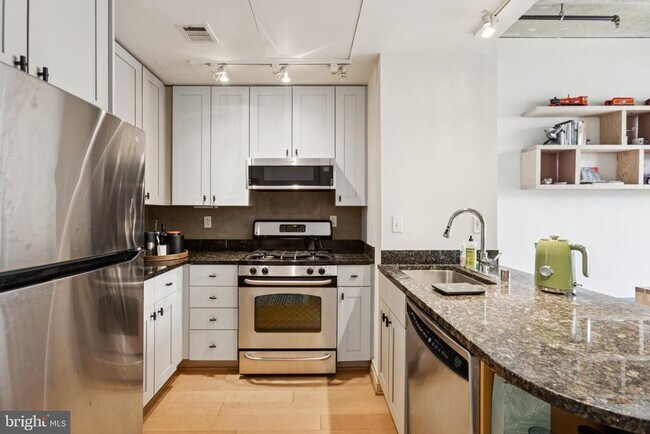 Building Photo - 301 Massachusetts Ave NW Unit 606 Rental