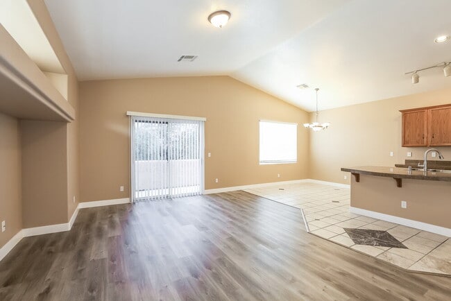 Photo - 9708 Red Horse St