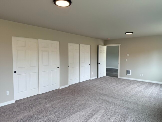 Photo - 4937 Sleater Kinney Rd NE