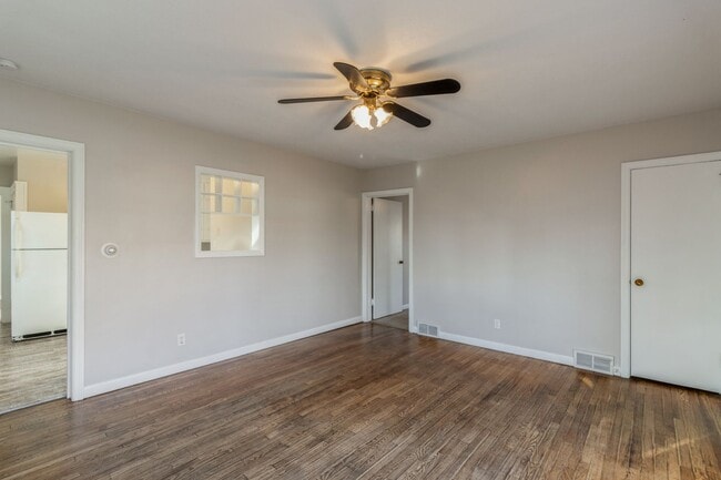 Photo - CLOSE TO BEAVERDALE!! 2 Bed, 1 Bath Home in Des Moines