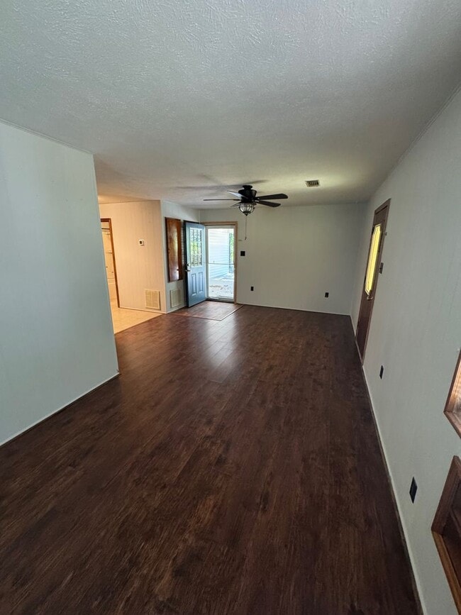 Building Photo - Cozy Cottage right outside of North Augusta