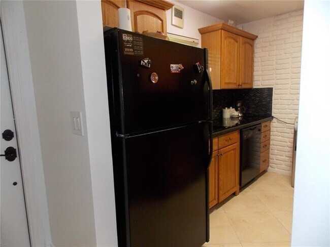 Photo - 159 Lakeview Dr Unit 203