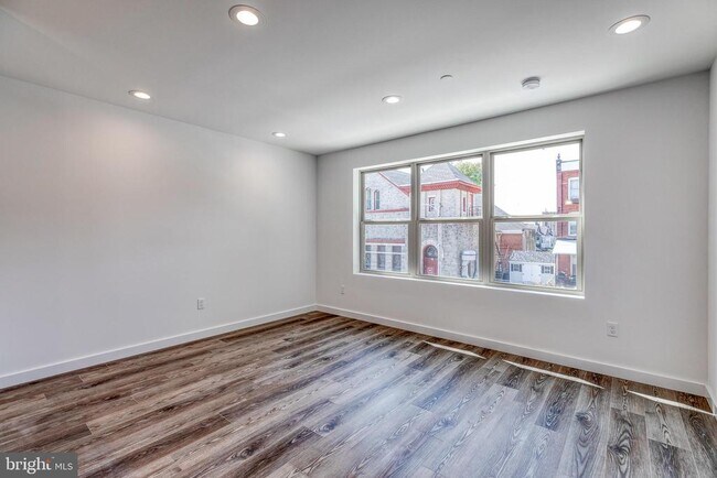 Photo - 751 N 43rd St Unit 302