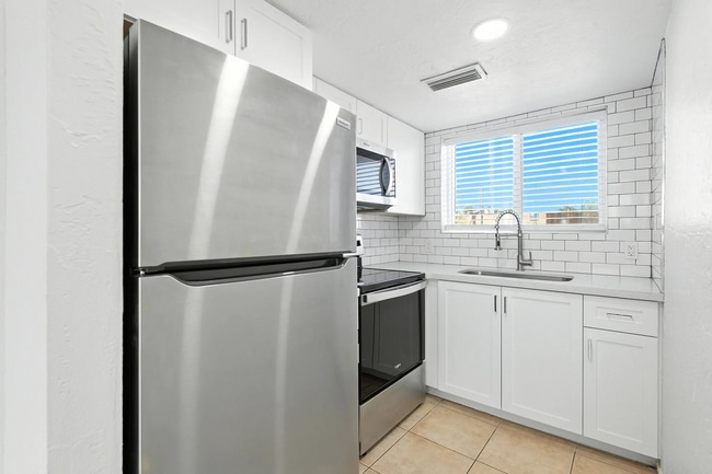 1st Ave Apartments