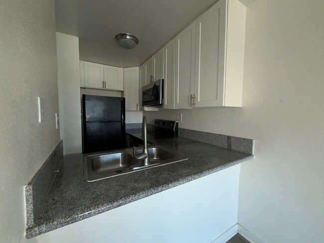 Photo - 9010 Tobias Ave Unit 116