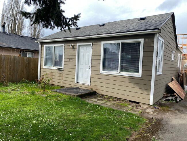 Newly remodeled, 3bd/2ba house outside cit... - Newly remodeled, 3bd/2ba house outside cit...