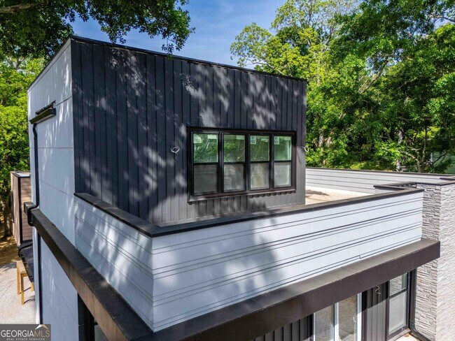 Photo - 1465 E Broad St