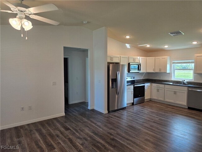 Photo - 131 Carousel Ave