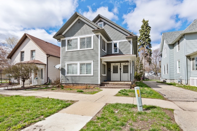 Photo - 26 6th St NW