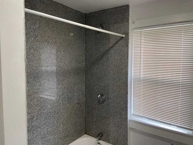 Photo - 24 Dunreath St Unit 2