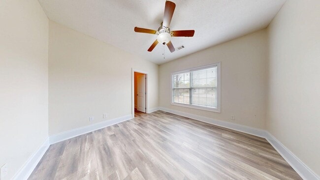 Photo - Cloverbrook in Auburn -