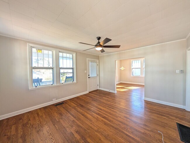 Photo - West Asheville Cottage-Long Term Rental