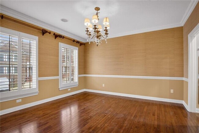 Photo - 402 Georgetowne Ct