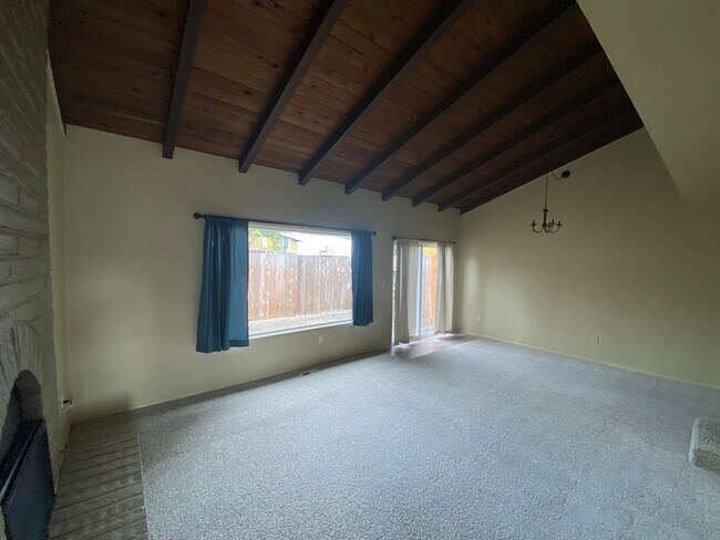 2123 NW Watters St Unit Moore Unit B