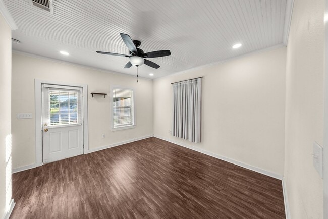 Photo - 2 Bedroom House near the Levee in Port Allen Super cute with a fenced in yard