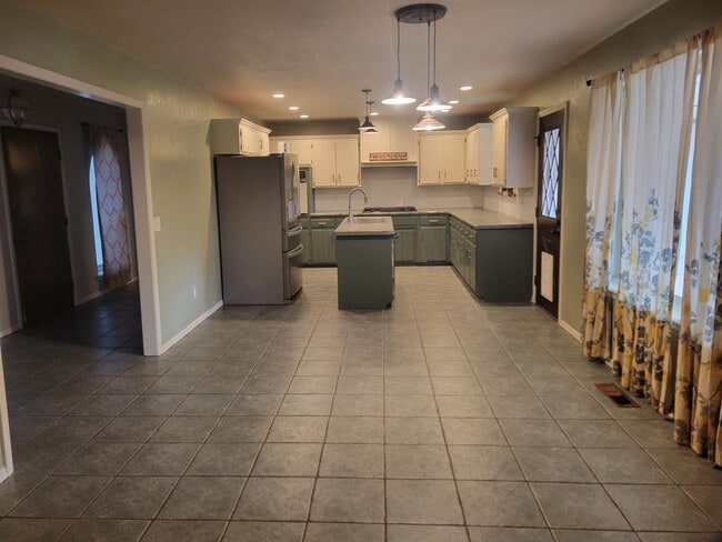 Photo - 2112 Bentham Pl