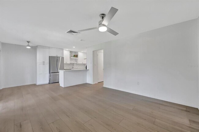 Photo - 650 Pinellas Point Dr S Unit 216