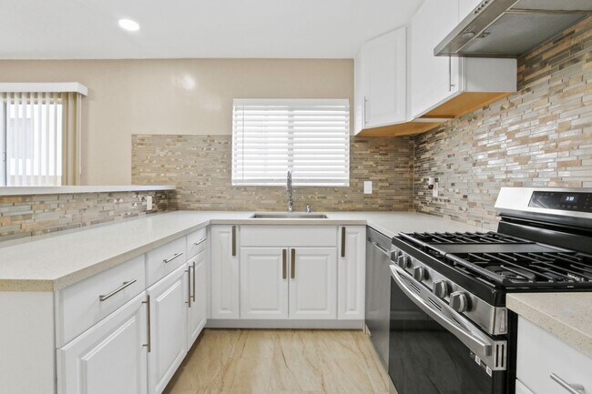 1234 Wellesley Ave Unit 01