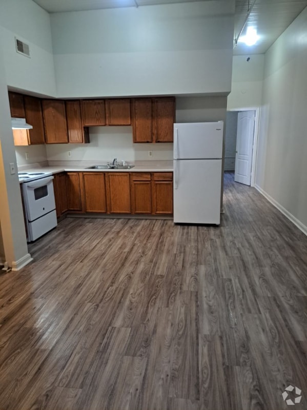 Building Photo - 316 W Walnut St Rental