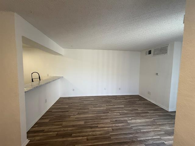 Photo - 9813 Walnut St Unit 302