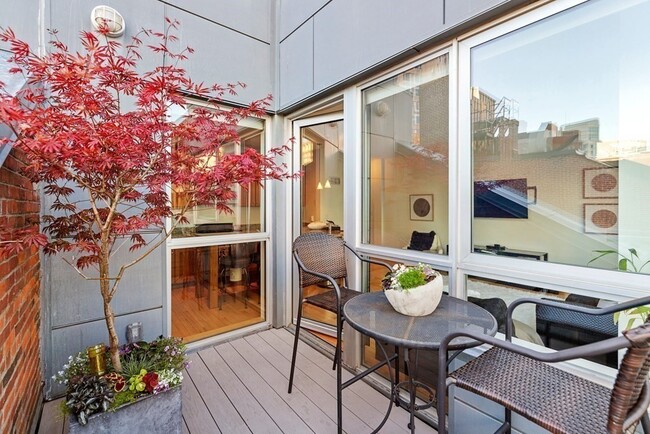 Building Photo - 99-105-105 Broad St Unit 7E