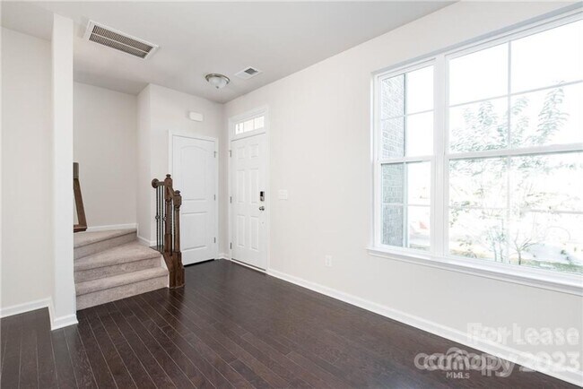 Photo - 3 bedroom town home in Rea Farms- walkable community to restaurants, shops, walking trails