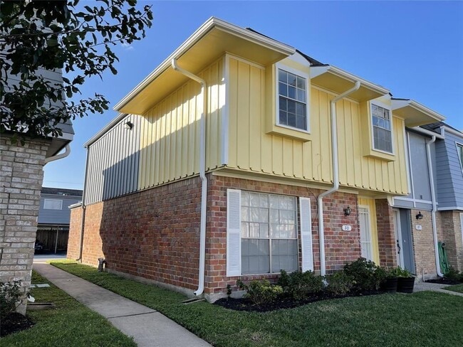 Photo - 11002 Hammerly Blvd Condo Unit 32