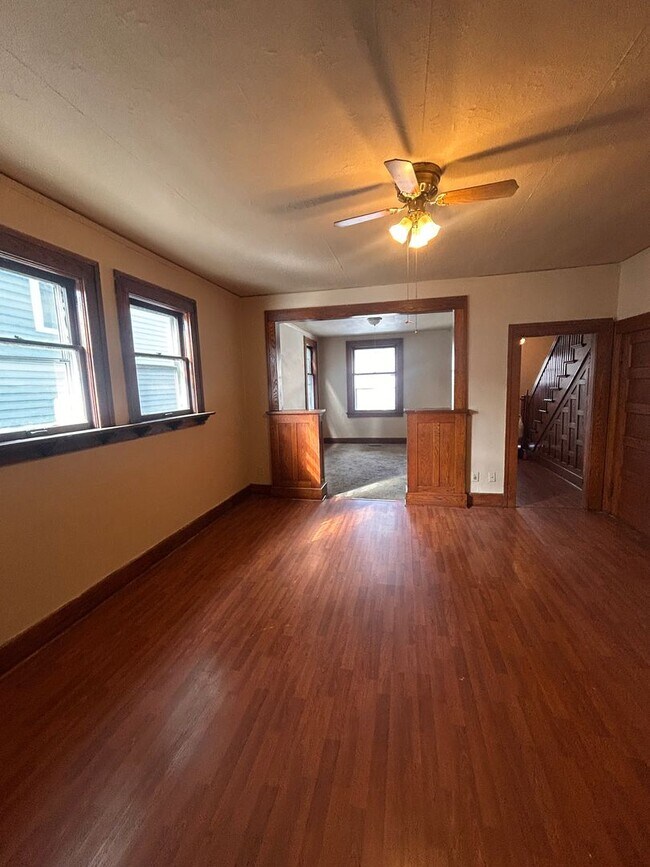 Photo - 926 Rivermet Ave