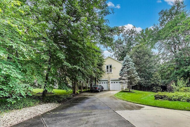 Photo - 5809 Grosvenor Ln