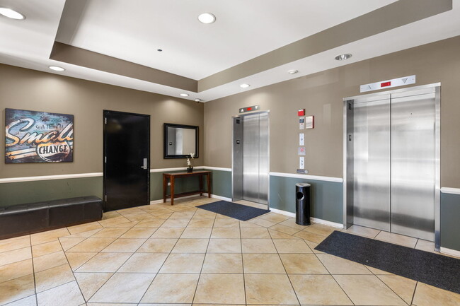 Photo - 656 Pearson St
