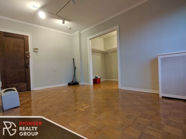 Photo - 739 W Belmont Ave Unit 411