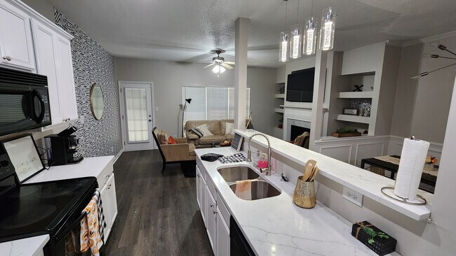 Room in Townhome on W Park Cir