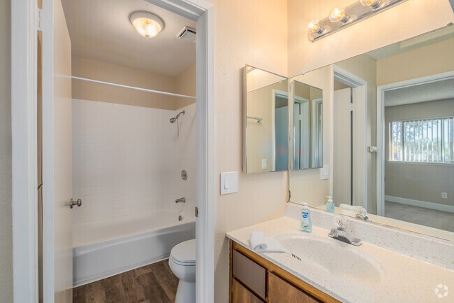 1BR, 1BA - 560SF w/ Brown Cabinets - Bathroom