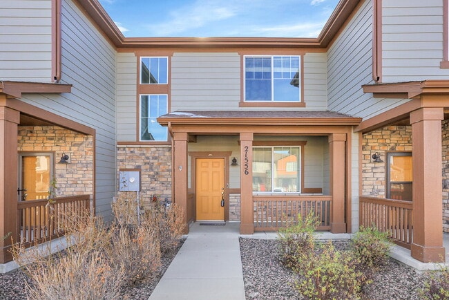 Photo - $2,500 - 3 Bed, 2.5 Bath Townhome with Central AC, and In Unit Laundry!