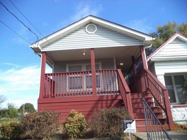 Photo - 619 Iowa Ave