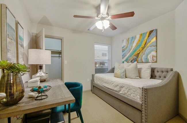 011_1 - Tinsley Place