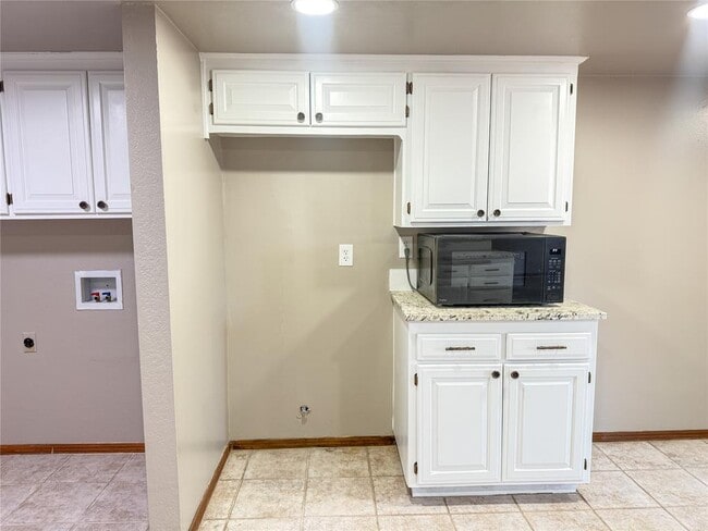 Photo - 213 Woodbridge Cir