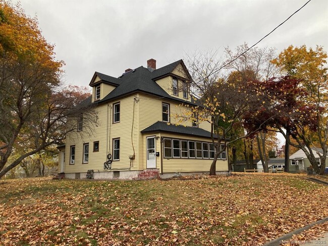 Building Photo - 14 Glenwood St