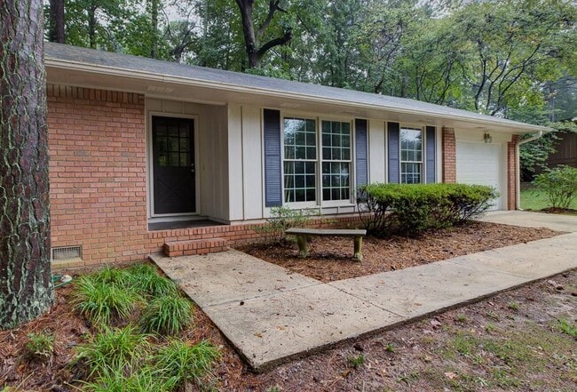 Building Photo - 2754 Tiffany Dr SW