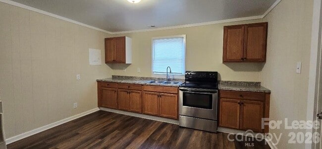 Photo - 730 Taylor St