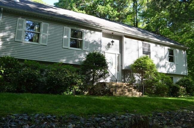 Photo - 157 Southville Rd