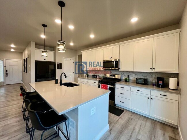 Photo - 385 Baler Ct