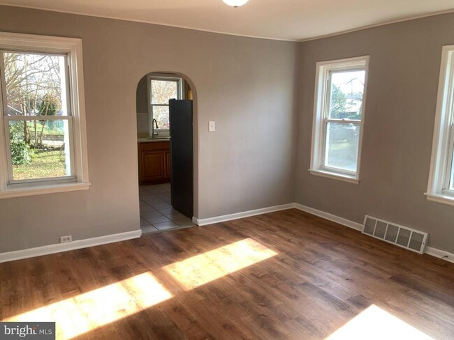 Photo - 254 Cedar Ave