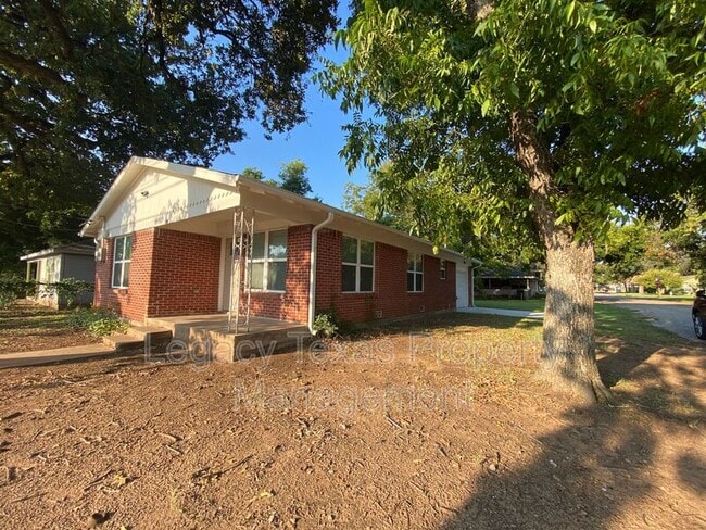 Photo - 702 S Wilhite St