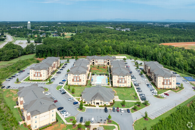 Auden Upstate - Auden Upstate Apartments